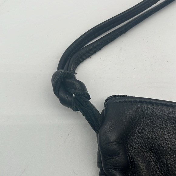 Dry Creek Leather Black Retro Abstract Shoulder Bag - Picture 4 of 6